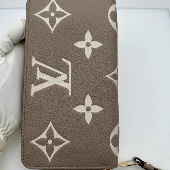 Louis Vuitton Monogram Empreinte Zippy Wallet Cream color - Picture 4 of 9